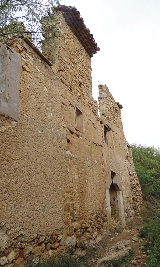 P24 273 Muraille Finestras 07