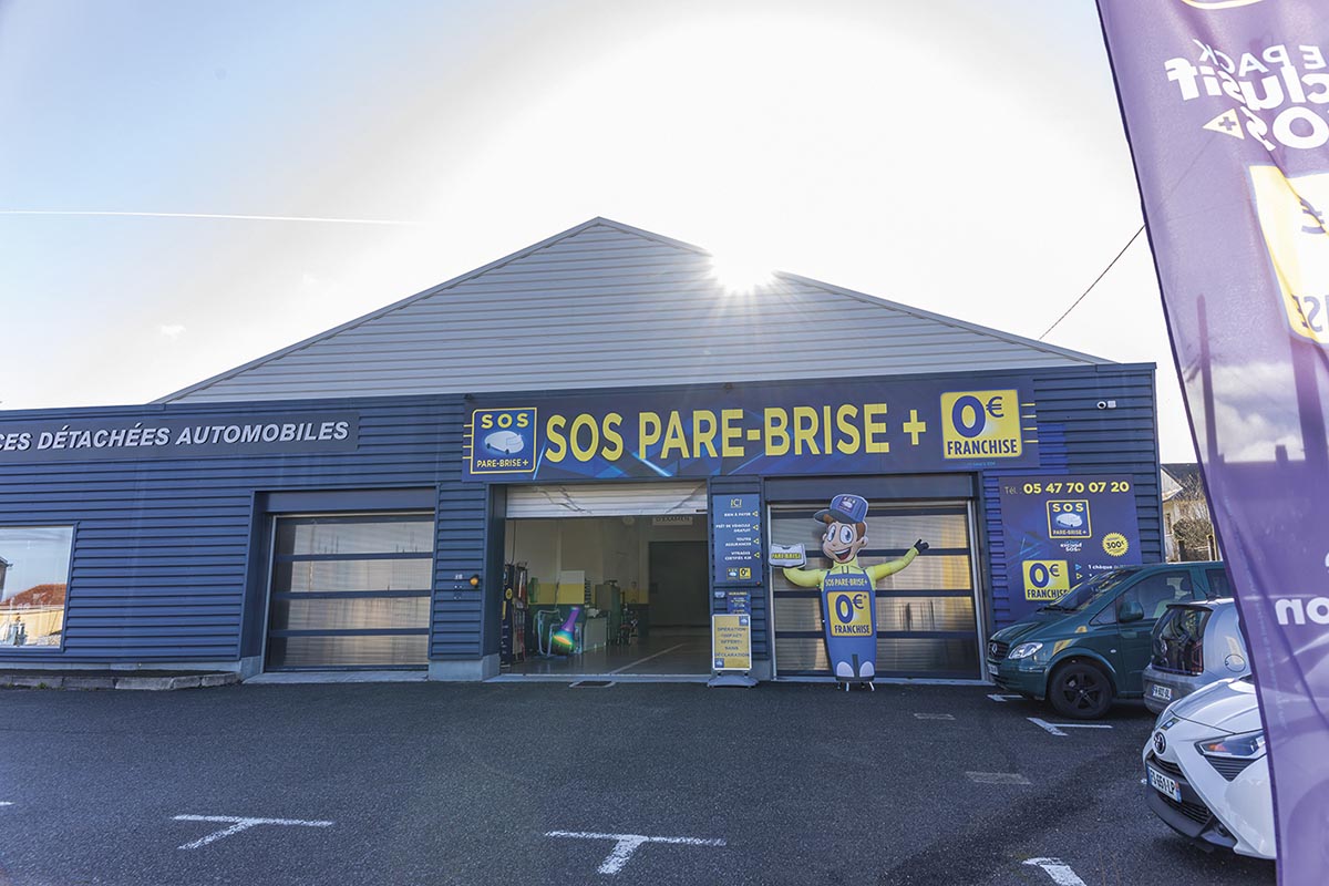 P16 278 SOS Pare brise 01