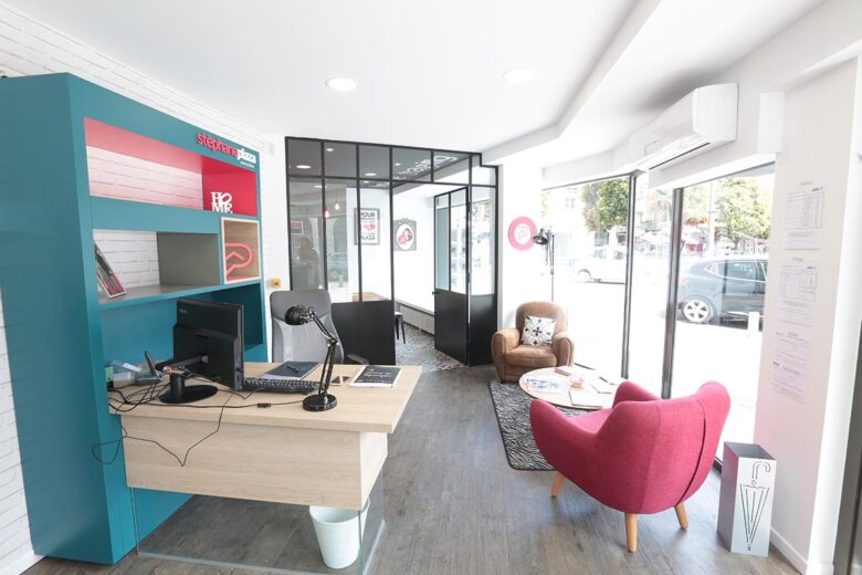P16 282 Plaza 03