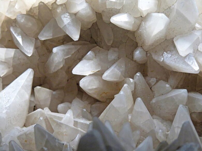 P12 290 MINERALOGIE 05