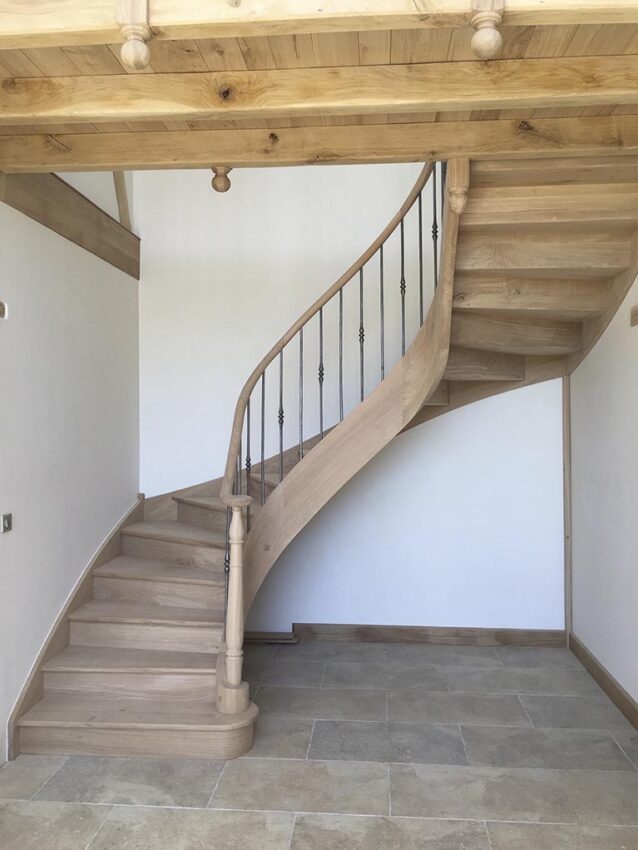 P21 326 AL ESCALIER 04