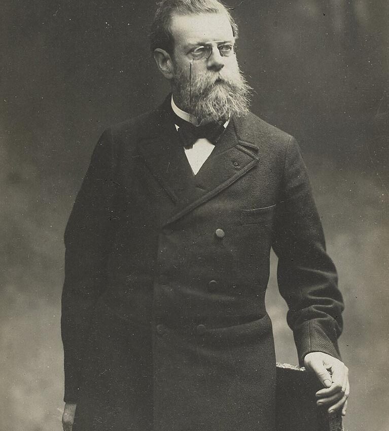 P12 330 FRANZ 01