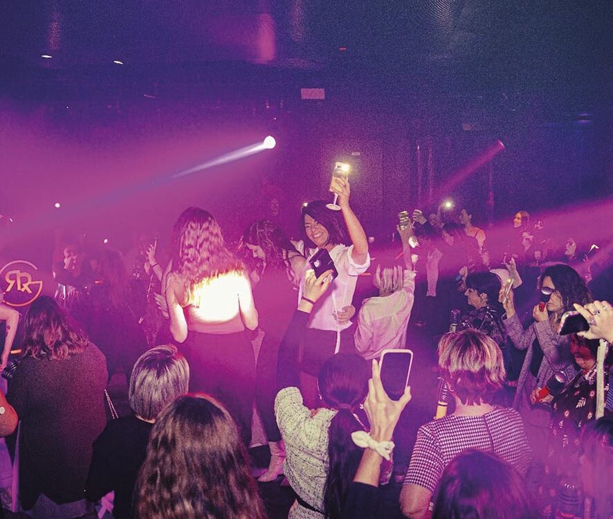 VIGNETTE 08 P14 332 GIRLS