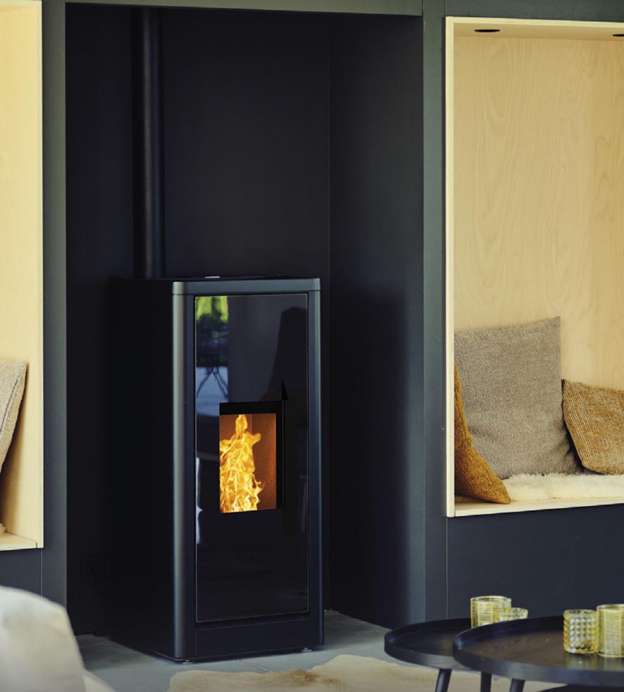 VIGNETTE 03 P19 335 RIKA