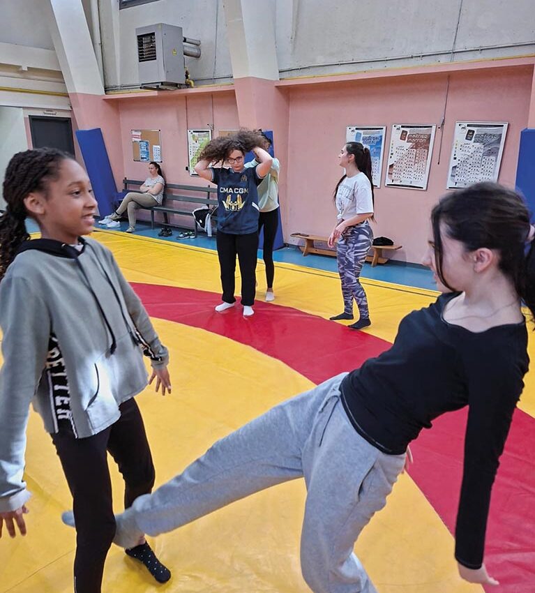 P15 337 KRAV MAGA 02