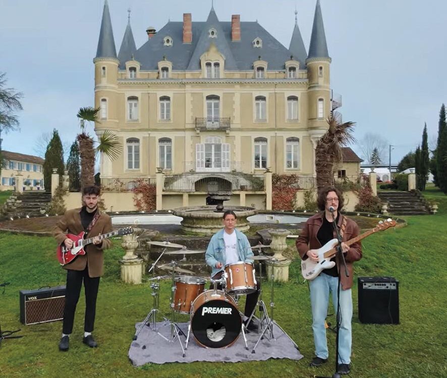 VIGNETTE 06 P14 340 DEW FALL