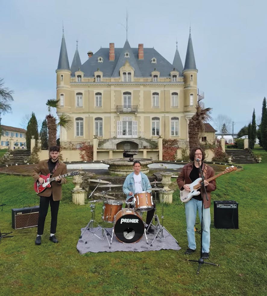 VIGNETTE 06 P14 340 DEW FALL